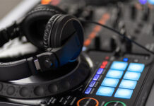 5 kosov opreme, ki jih potrebuje vsak DJ DJ oprema